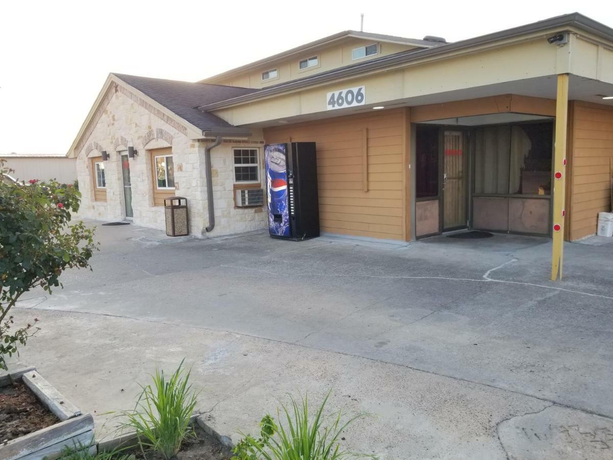 Lone Star Inn By Fairbridge Rosenberg Esterno foto